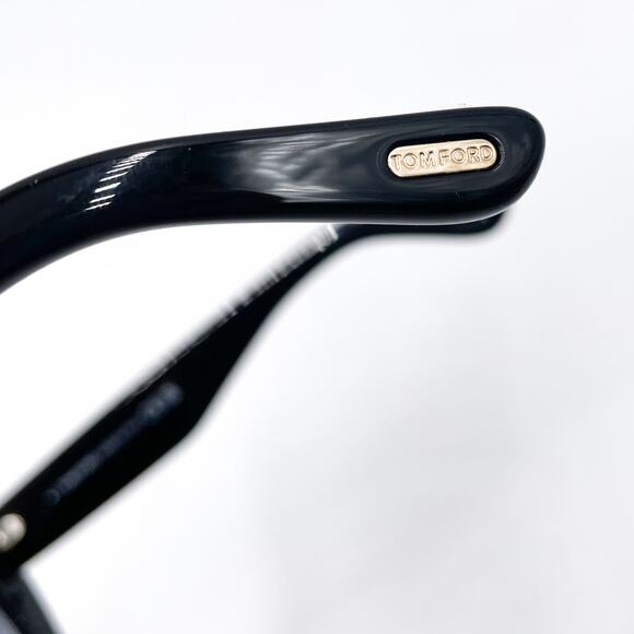 Tom Ford Wyatt Sunglasses Cat-Eye Black  Acetate Gray Gradient Lens TF871 - Picture 7 of 14